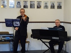 Raimund Wartenberg (Geige) und Peter Heller (Piano)